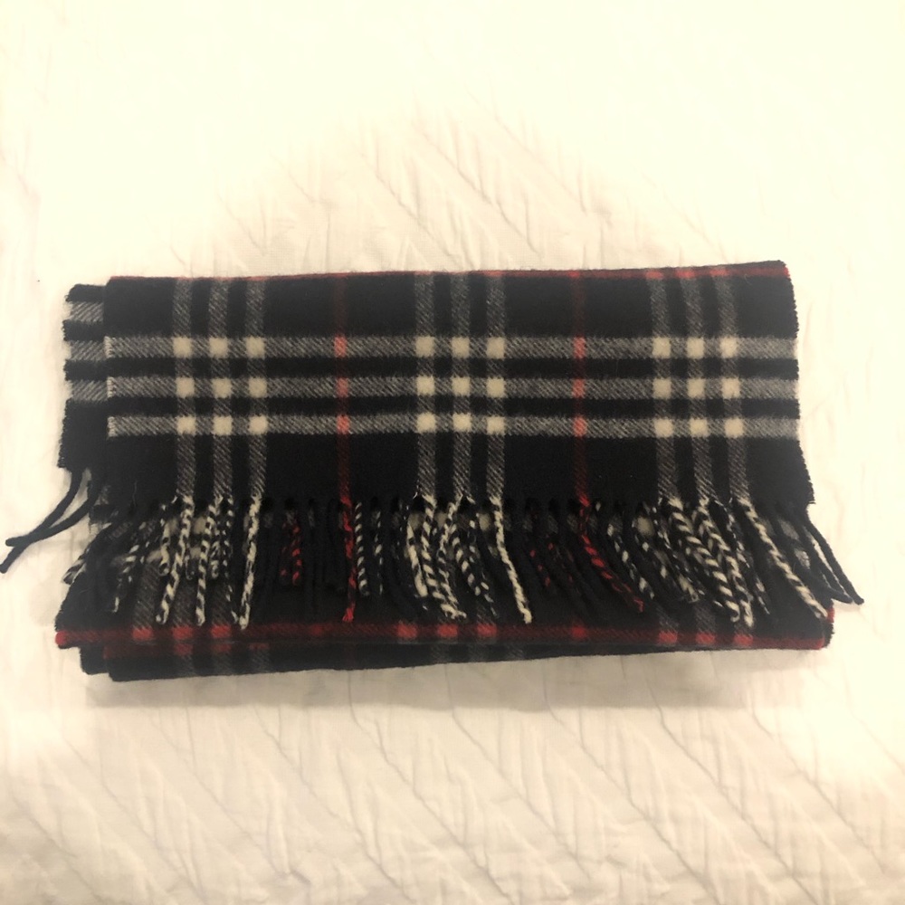 Navy blue Burberry Scarf like new cashmere